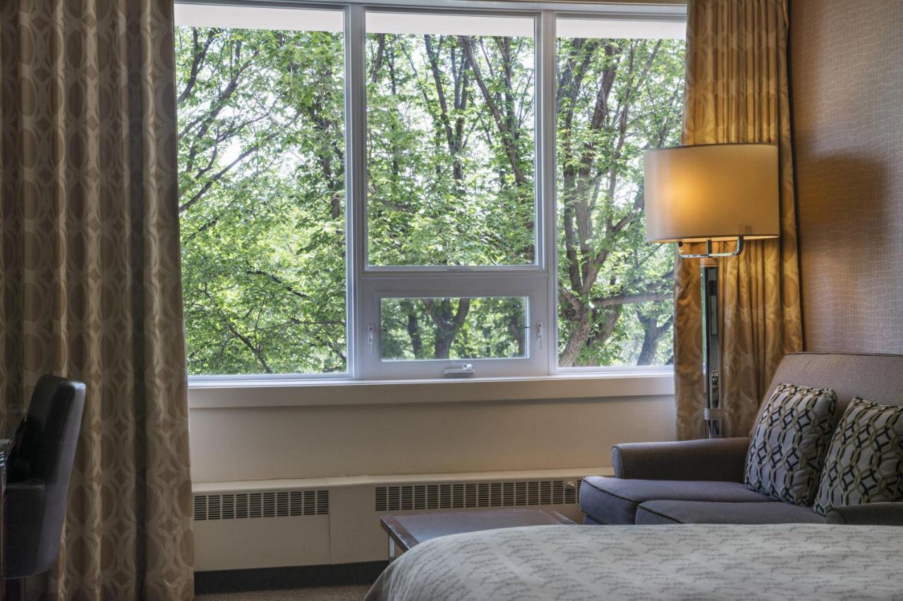 Sheraton Cavalier Saskatoon Hotel מראה חיצוני תמונה