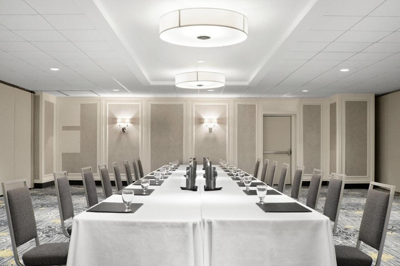 Sheraton Cavalier Saskatoon Hotel מראה חיצוני תמונה