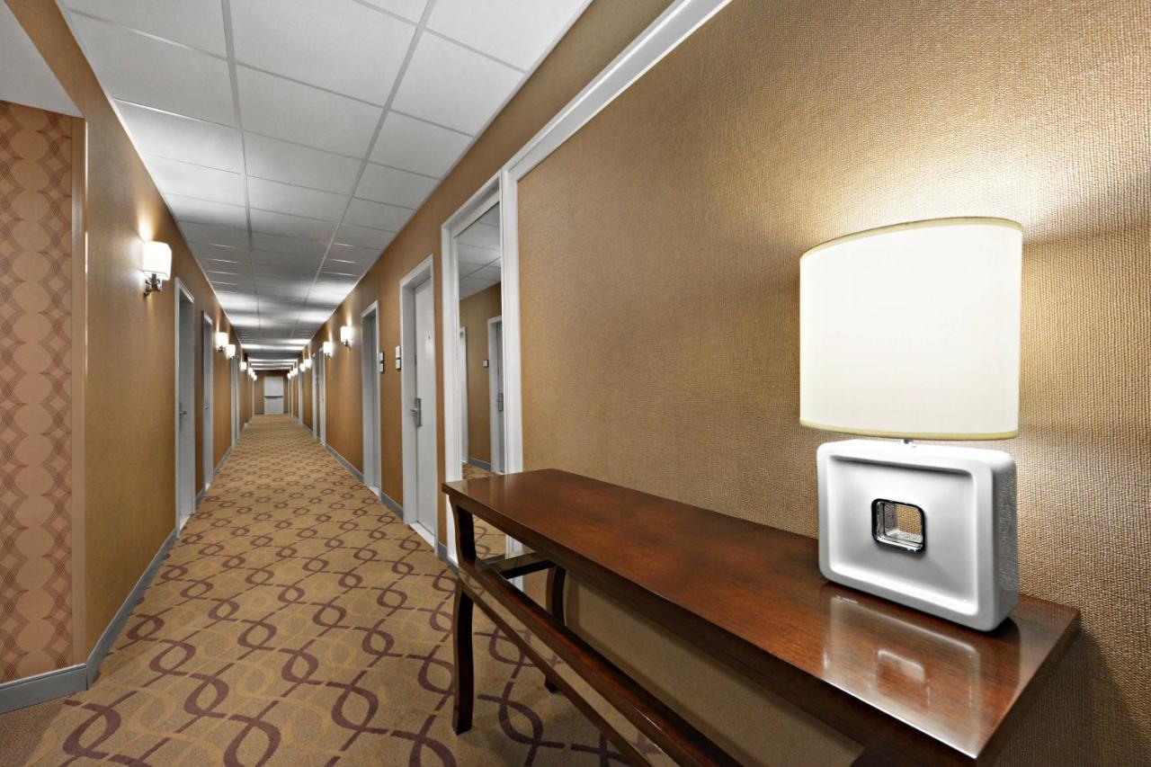 Sheraton Cavalier Saskatoon Hotel מראה חיצוני תמונה