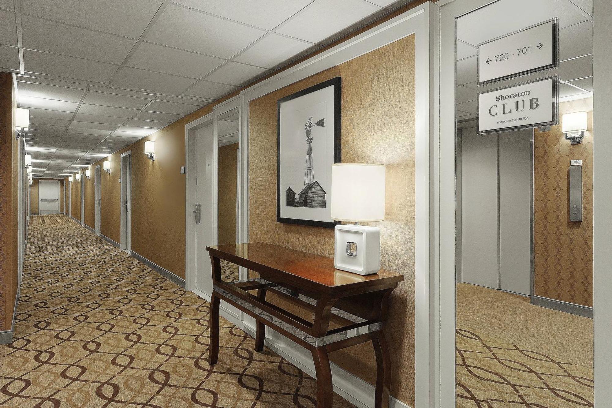 Sheraton Cavalier Saskatoon Hotel מראה חיצוני תמונה