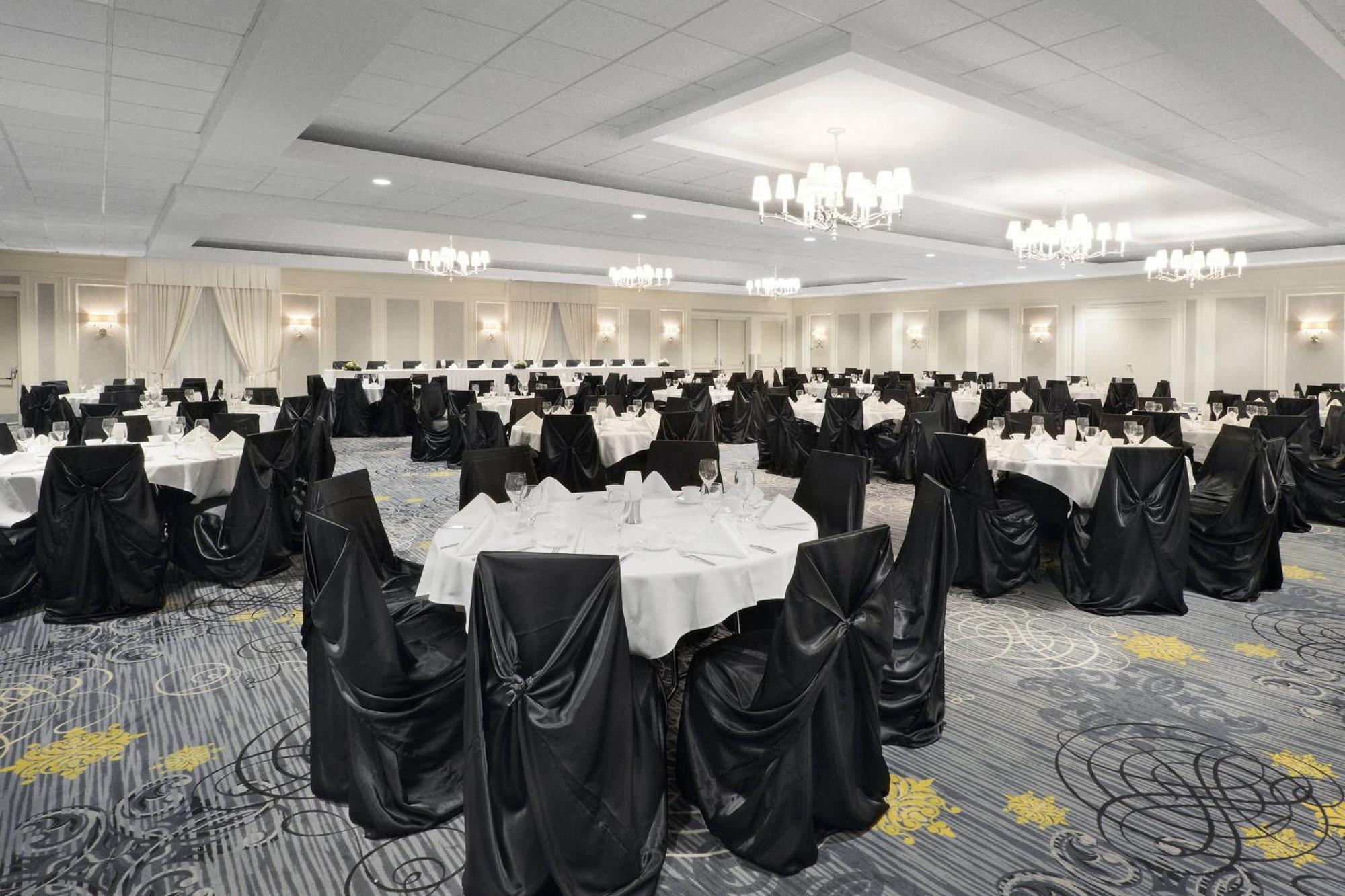 Sheraton Cavalier Saskatoon Hotel מראה חיצוני תמונה