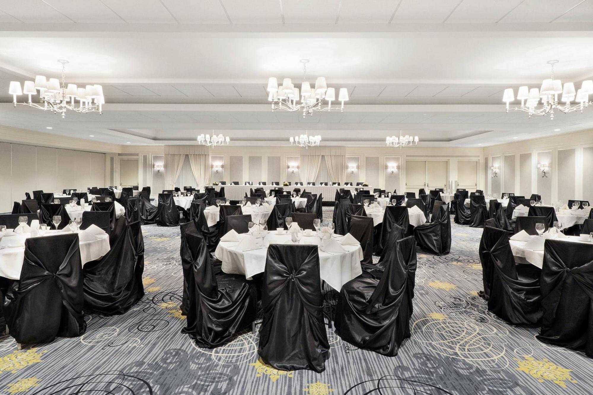 Sheraton Cavalier Saskatoon Hotel מראה חיצוני תמונה