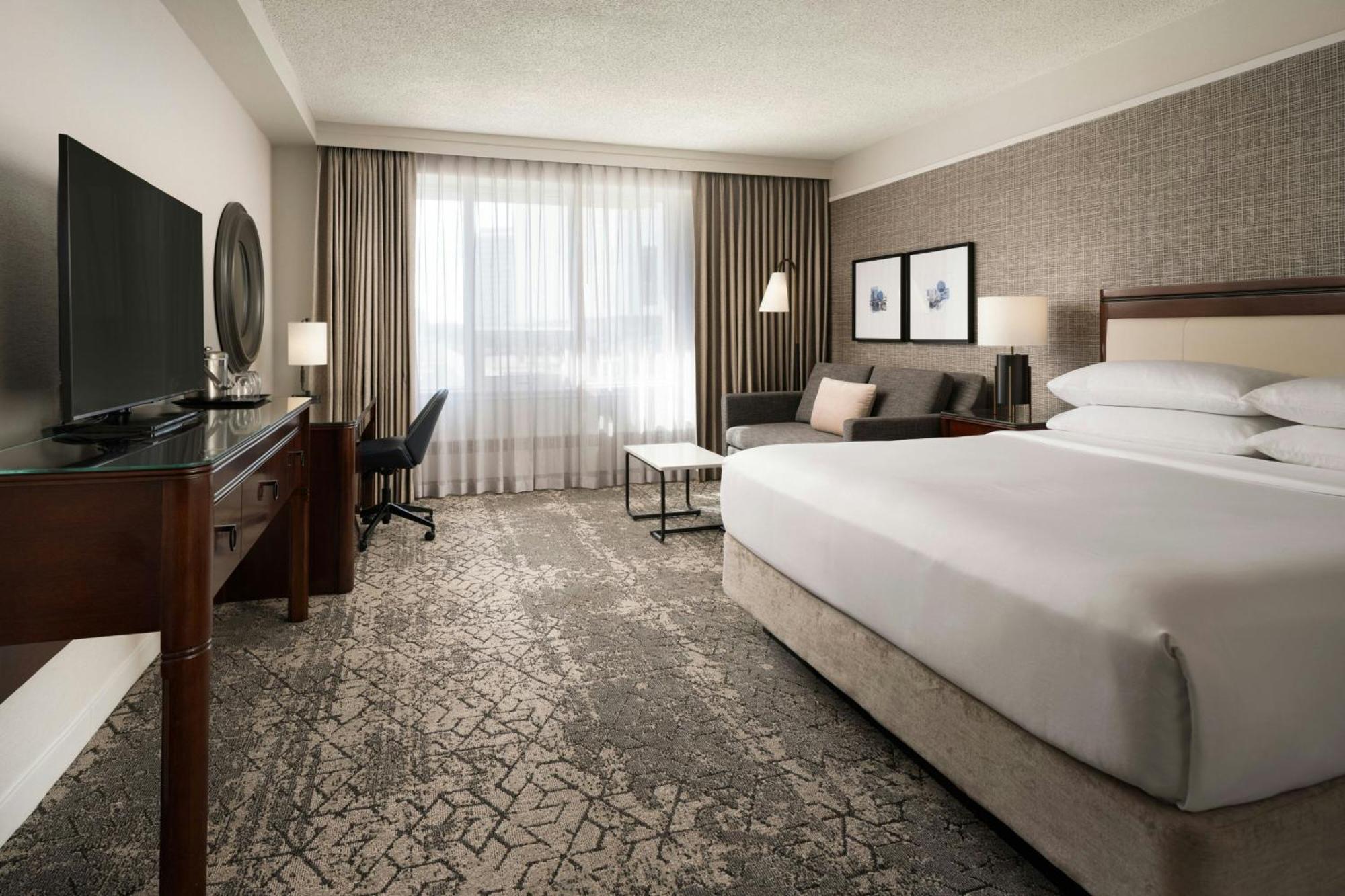 Sheraton Cavalier Saskatoon Hotel מראה חיצוני תמונה