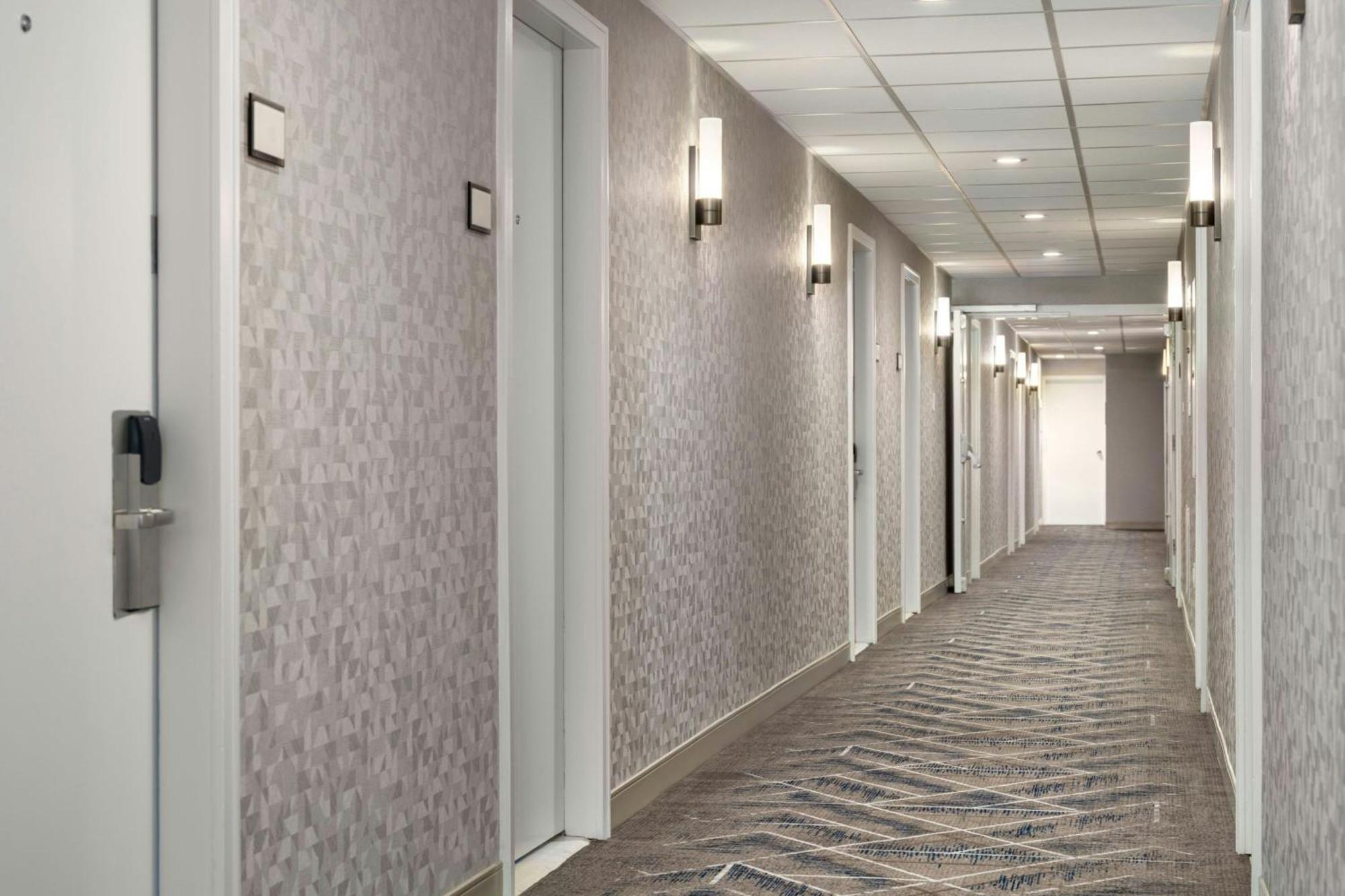 Sheraton Cavalier Saskatoon Hotel מראה חיצוני תמונה